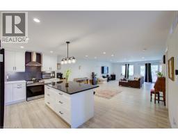 11 MALCOLM Crescent - 7