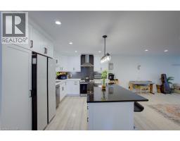11 MALCOLM Crescent - 8
