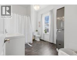 28 MIDDLETON Street - 17