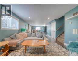 35 PEGGY Avenue - 43
