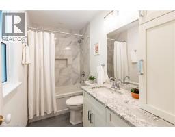 110 ELLIS Crescent S - 12