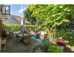 110 ELLIS Crescent S - 24