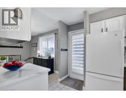 34 DUNSMERE Court - 14