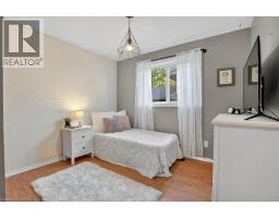 34 DUNSMERE Court - 19
