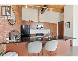 85 SPRUCE Street N UnitNo. 203 - 15