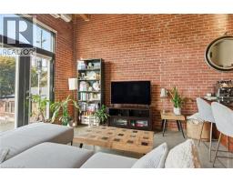 85 SPRUCE Street N UnitNo. 203 - 17