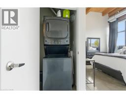 85 SPRUCE Street N UnitNo. 203 - 33