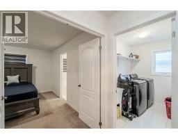 36 MUNRO CIRCLE - 21