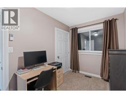 18 LAIDLAW Street - 24