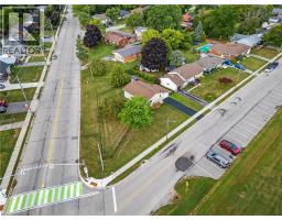 18 LAIDLAW Street - 41