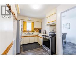 18 SILVERDALE Crescent - 10