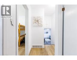 18 SILVERDALE Crescent - 17