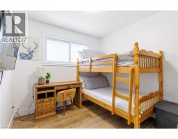 18 SILVERDALE Crescent - 18