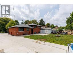 18 SILVERDALE Crescent - 19