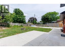 18 SILVERDALE Crescent - 20