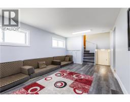 18 SILVERDALE Crescent - 23