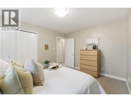 11 HILLBROOK Crescent - 10