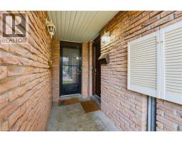 11 HILLBROOK Crescent - 2