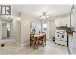 11 HILLBROOK Crescent - 5