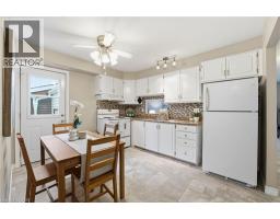 11 HILLBROOK Crescent - 6