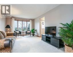 2 PEREGRINE Crescent - 12