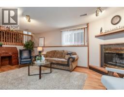 2 PEREGRINE Crescent - 30