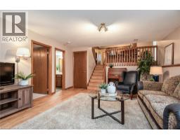 2 PEREGRINE Crescent - 32