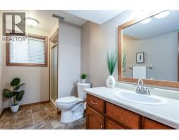 2 PEREGRINE Crescent - 35