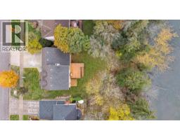 41 MANITOULIN Crescent - 42