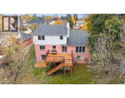 41 MANITOULIN Crescent - 43