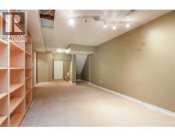 219 DEVERON Crescent - 38