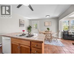 22 TOLHURST Avenue - 17