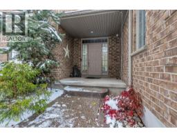 211 TERRACE WOOD Crescent - 2