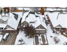 211 TERRACE WOOD Crescent - 40