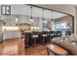 211 TERRACE WOOD Crescent - 7