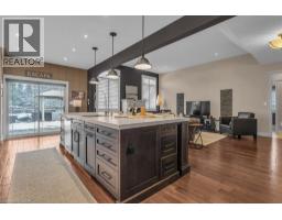 211 TERRACE WOOD Crescent - 9