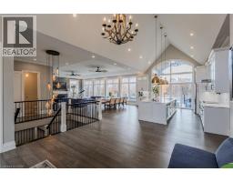 32 SUNNINGHILL Drive - 5