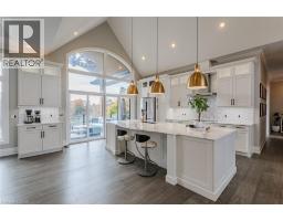 32 SUNNINGHILL Drive - 6