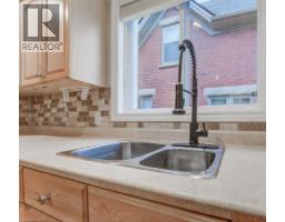 26 ST. LEGER Street - 12