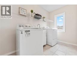 205 BRAITHWAITE Avenue - 32