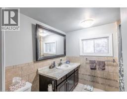 130 UNION Street W - 3