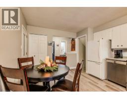 44 REINER Crescent E - 10