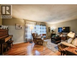 44 REINER Crescent E - 15