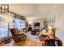 44 REINER Crescent E - 16