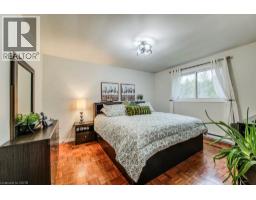 44 REINER Crescent E - 22