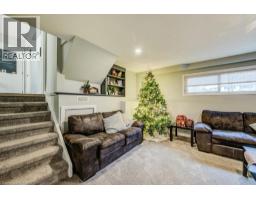 44 REINER Crescent E - 28