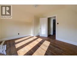 698 KING Street W - 15