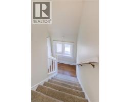 698 KING Street W - 18