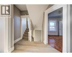 698 KING Street W - 4