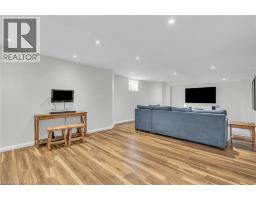 36 BEATTIE Crescent - 40